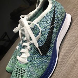 Nike Flyknit Racer